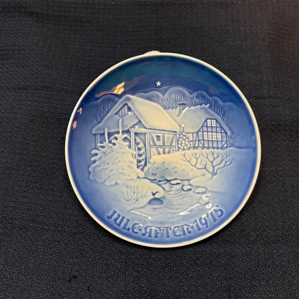 Bing & Grondahl Christmas Plate, 1975